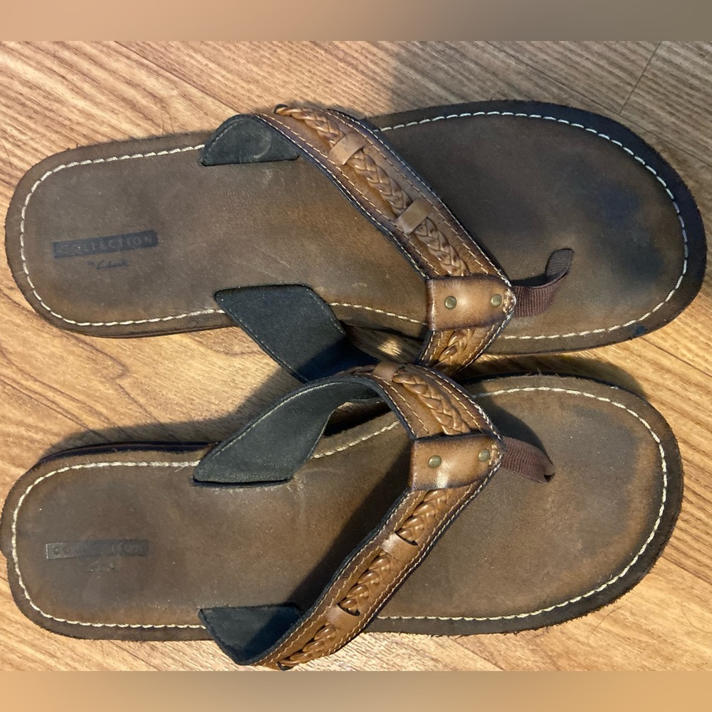 Clarks Cloudsteppers brown leather flip flop sandals. Sz 10